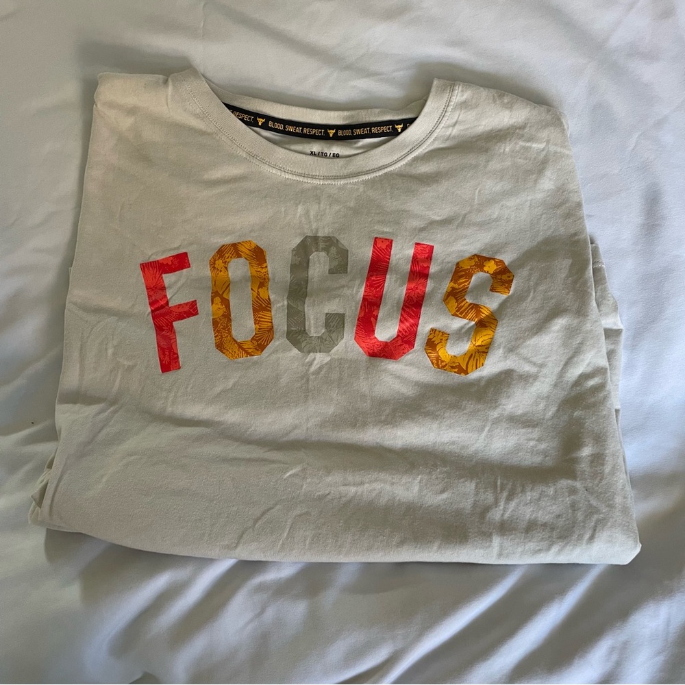 Under Armour | loose FOCUS shirt off white - Picture 2 of 3